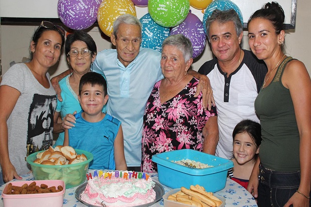 La familia anfitriona en Hostal Aliana, Santa Clara, Villa Clara, Cuba